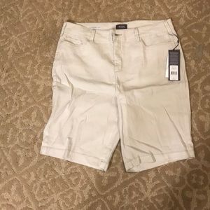 NYDJ “Catherine” shorts size 14 NWT